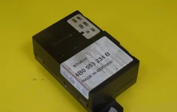 Audi A8 S8 D2 4D Immobilizer control unit/module 4B0953234B