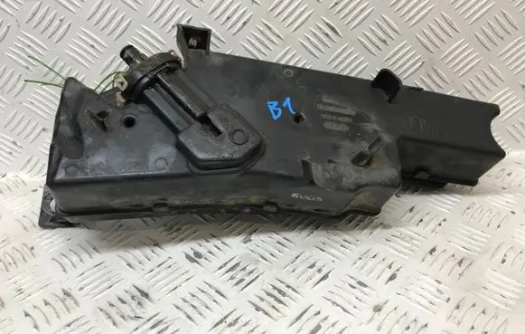Peugeot 5008 AdBlue liquid reservoir 9672052180
