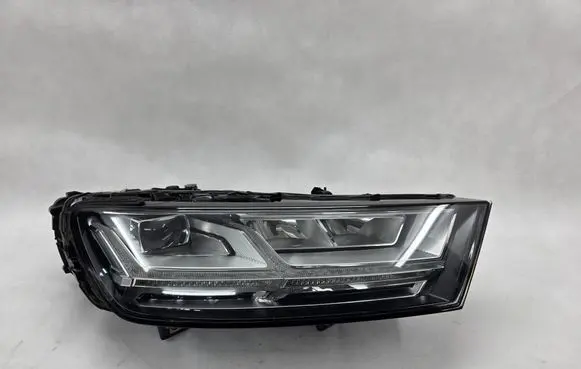 Audi Q7 4M Headlight/headlamp 4M0941034