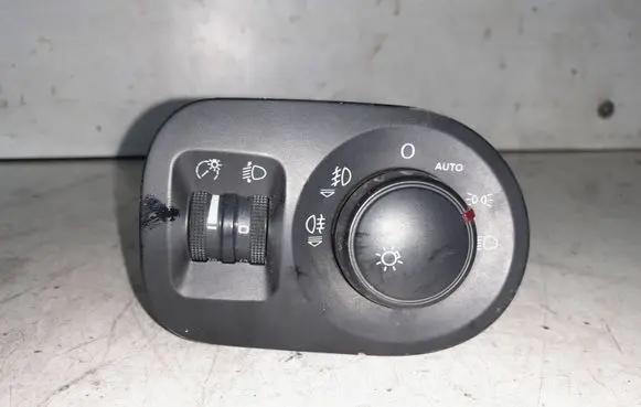 Seat Altea XL Headlight level height control switch 5P0919094A 04059610