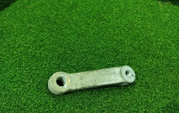 Engine mounting bracket