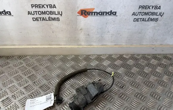 Volkswagen PASSAT B5 Ignition lock 4B0905851