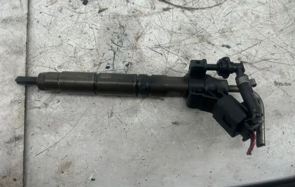 Mercedes-Benz Sprinter W906 Fuel injector 0445115064 A642070