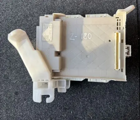 Toyota Prius (XW30) Fuse module 8273047450A 1148A 9D031907