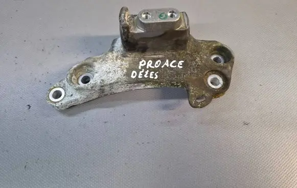 Toyota ProAce City Gearbox mounting bracket 17357R01 326F66