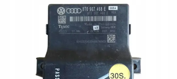 Audi A5 8T 8F Gateway control module 8T0907468E