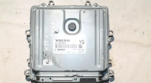 Volvo XC60 Engine control unit/module 31336983