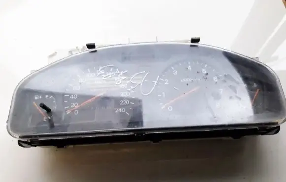 Mitsubishi Galant Speedometer (instrument cluster) MR216542 157370-6740