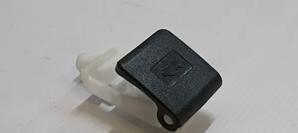 Toyota Auris E180 Engine bonnet (hood) release handle