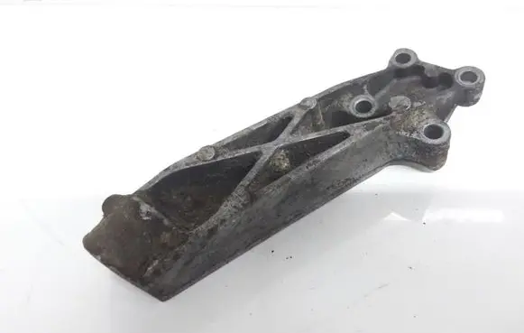 BMW 5 E28 Engine mounting bracket 1175623