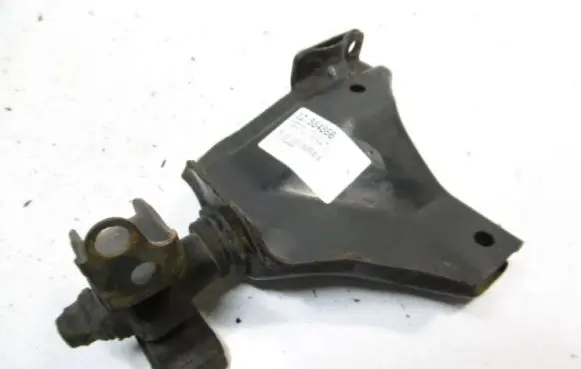 Honda Civic Engine mounting bracket