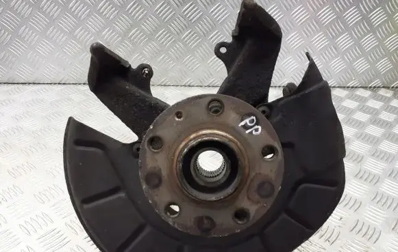 Skoda Octavia Mk2 (1Z) Front wheel hub spindle knuckle
