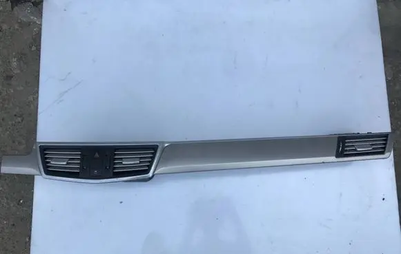 Mercedes-Benz E W212 Dashboard air vent grill cover trim 