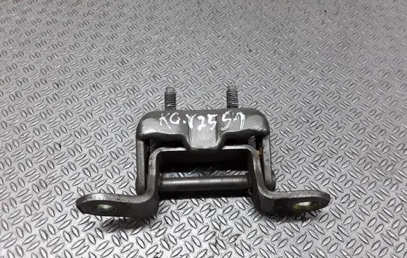 Nissan Maxima A34 Rear door upper hinge