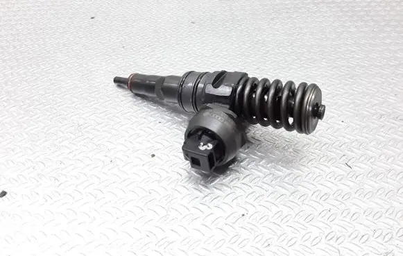 Audi A4 S4 B6 8E 8H Fuel injector 038130073BA