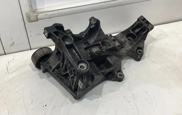 Generator/alternator bracket
