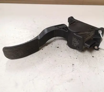 Mercedes-Benz Vito Viano W639 Accelerator throttle pedal A9063000304 0280755025