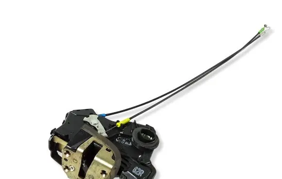 Toyota Avensis T250 Front door lock 