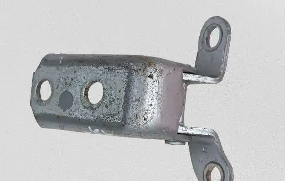 Toyota Auris E180 Rear door lower hinge 