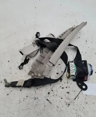 Mazda 6 Front seatbelt 1063728