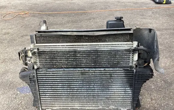 Jeep Commander Radiator set 55116857AL 55116858AA