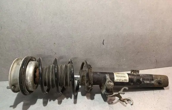 BMW 1 E81 E87 Front shock absorber with coil spring 6786019 E87V002S 1054131512