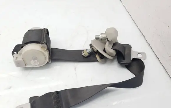 Daihatsu Sirion Middle seatbelt (rear)
