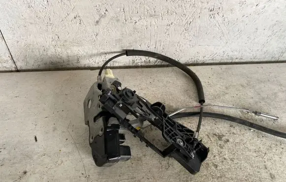 Dodge Challenger Front door lock 68066174AG 9098 761000AE