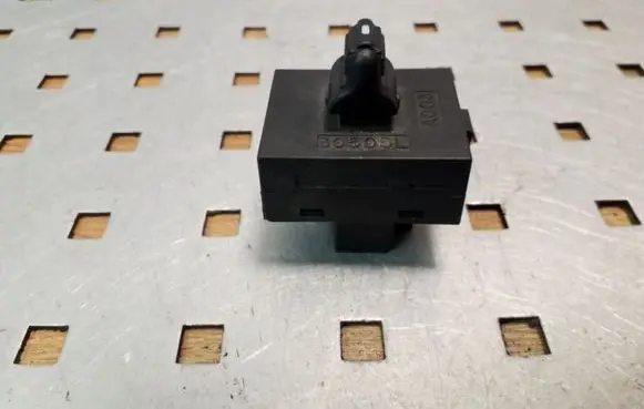 Jeep Grand Cherokee (WJ) Electric window control switch 30505L