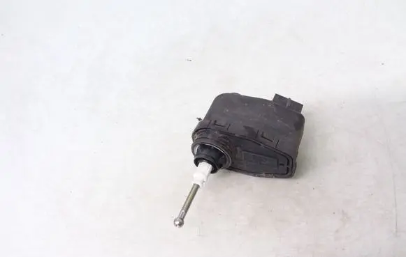 Audi 100 S4 C4 Headlight level adjustment motor 00437545