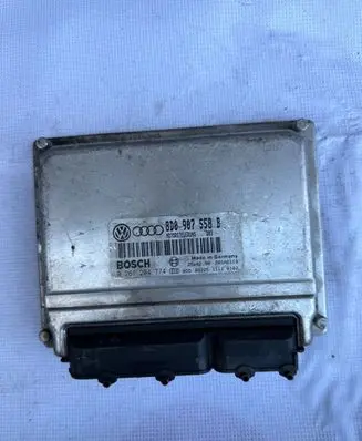 Volkswagen PASSAT B7 Engine control unit/module 8D0907558B 0261204774