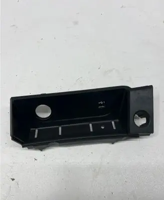 Audi RS5 USB socket connector 8W2864131B 0010111823301