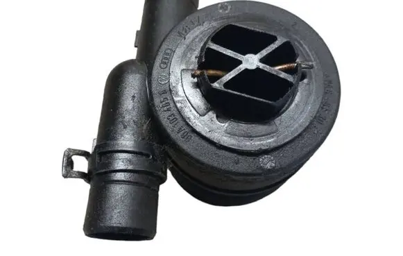 Volkswagen Bora Breather valve 06A103465