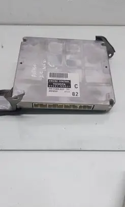 Toyota Avensis T250 Engine control unit/module 1758008333 MB1758008333 8966105821