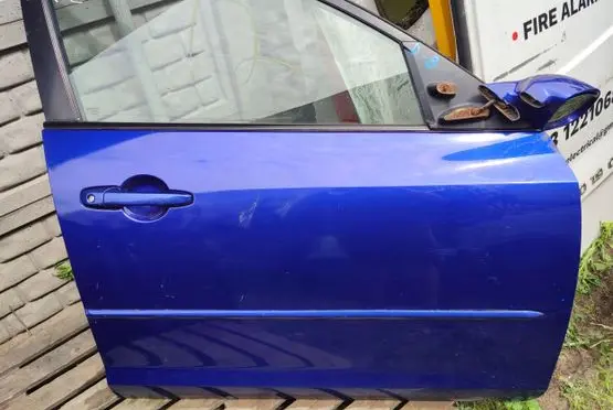 Mazda 3 I Rear door