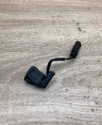 BMW 5 E39 Windshield washer spray nozzle 8361042