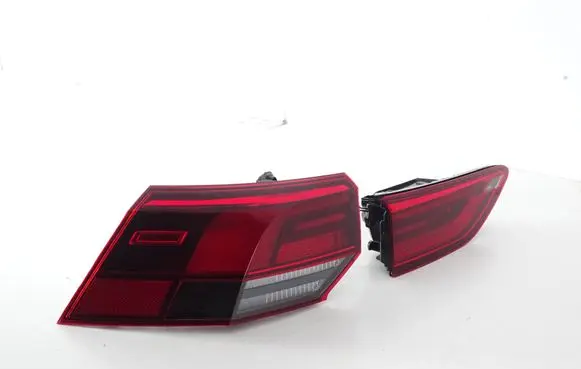 Volkswagen Golf VIII Rear/tail lights 5H0945095C 5H0945093C
