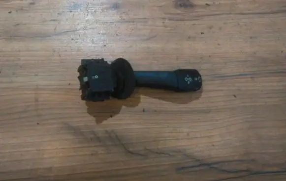 BMW 5 E39 Indicator stalk 011004 8352172