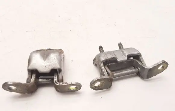 Rear door hinge set