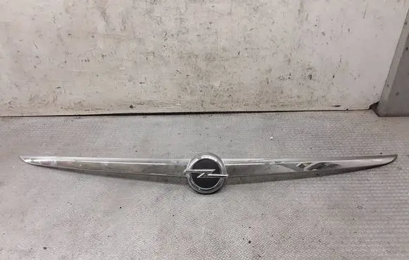 Opel Insignia A Tailgate trim 13244388