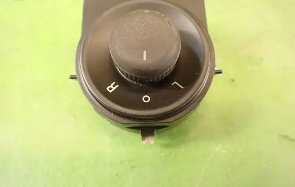 Opel Astra J Wing mirror switch 13271827