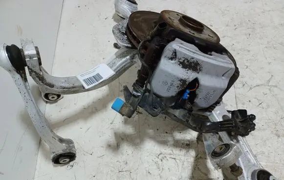 Mercedes-Benz C W205 Front wheel hub spindle knuckle 2052200