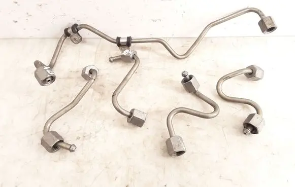 Mercedes-Benz C W204 Fuel injector supply line/pipe 