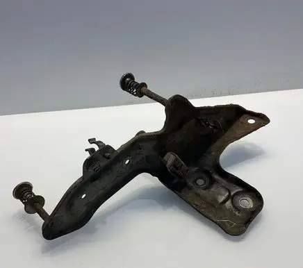 Mercedes-Benz S W221 Pneumatic air compressor holding bracket A2213200243 2213200243