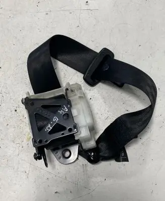 Audi A4 S4 B6 8E 8H Rear seatbelt 6075200 8W09011918