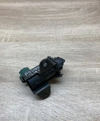 Ford Focus Vacuum valve 
