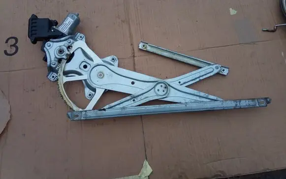 Toyota Verso Front door window regulator with motor 857200F030B