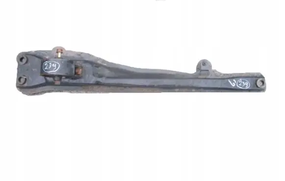Engine mounting bracket