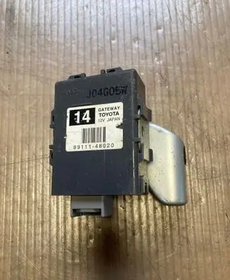 Lexus RX 300 Gateway control module 8911148020 J04G05W