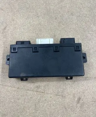 BMW 5 E39 Comfort/convenience module 00161699 689667 613569042559